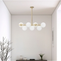 Moderner Kronleuchter im Design aus goldenem Metall und weißen Glaskugeln Glamy 7 Verkauf