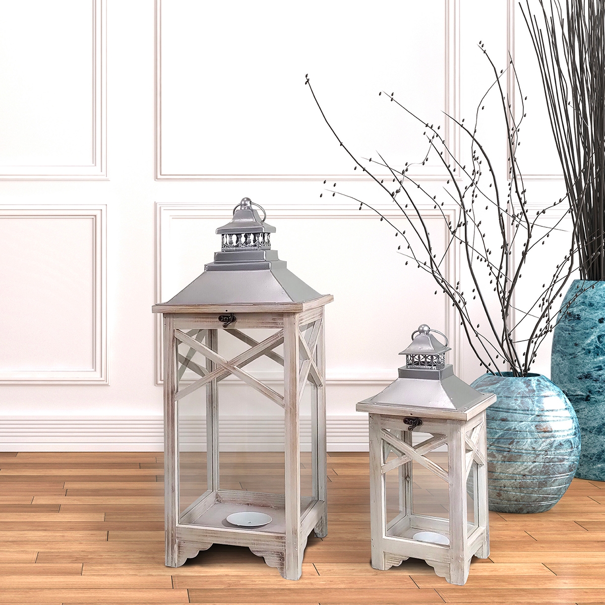 Set aus 2 Shabby-Chic-Laternen mit grauem Holz-Kerzenhalter Kediri Aktion Set aus 2 Shabby-Chic-Laternen mit grauem Holz-Kerzenhalter Kediri Aktion