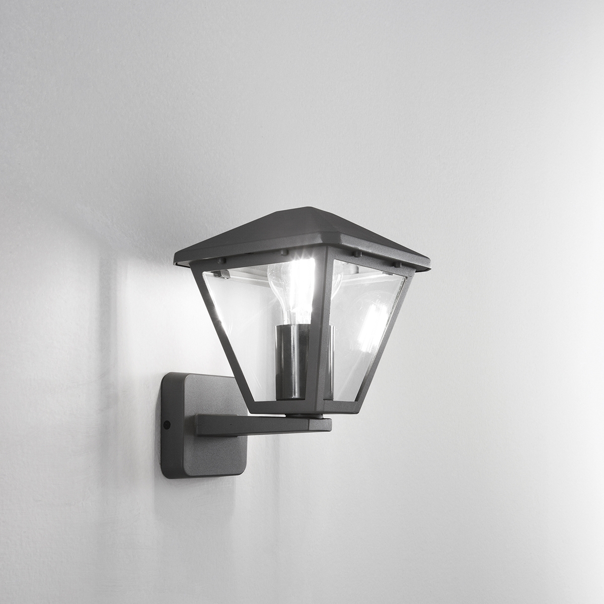 Aluminium Gartenlaterne Wandlampe mit Prisma-Glas Aktion Aluminium Gartenlaterne Wandlampe mit Prisma-Glas Aktion