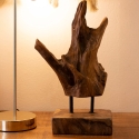 Handgeschnitzte Skulptur im ethnischen Stil aus Teakholz Taka Verkauf